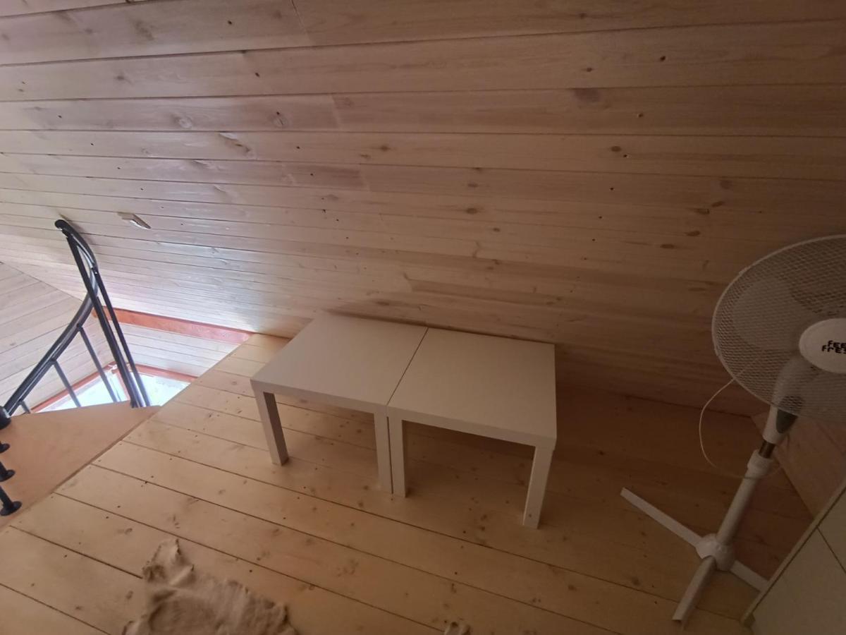 Summerland Tinuzi Buitenkant foto